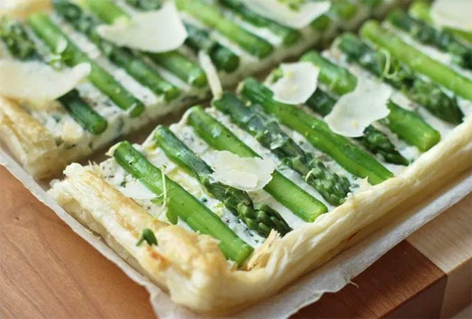 Asparagus tart by The Petite Cook